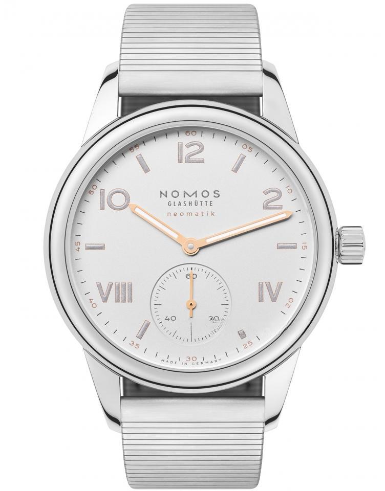 NOMOS 748