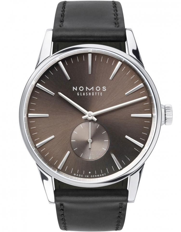 NOMOS 823